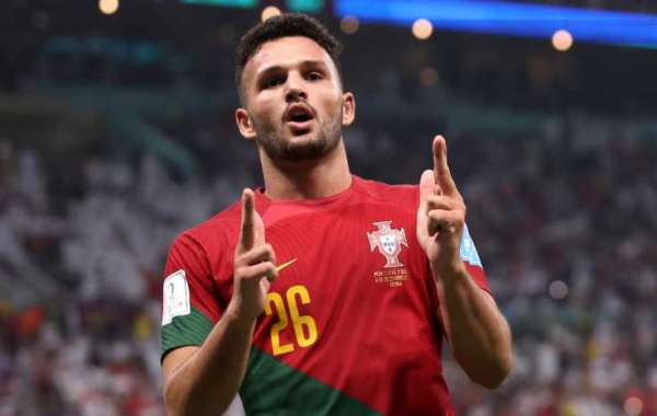 Marokkos fodboldhold hilser på fans efter kamp